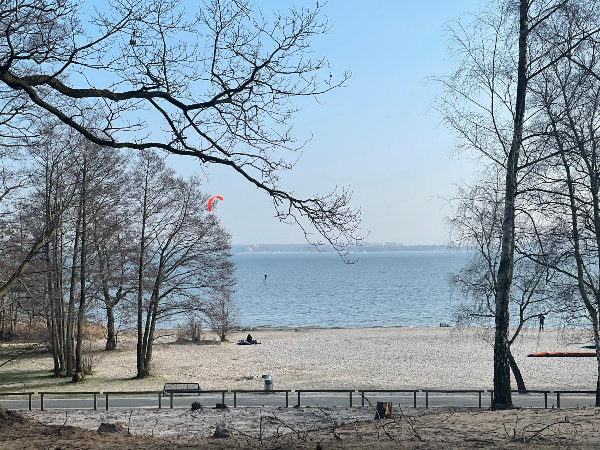 Strandhotel Weisser Berg Neustadt am Rubenberge Bagian luar foto