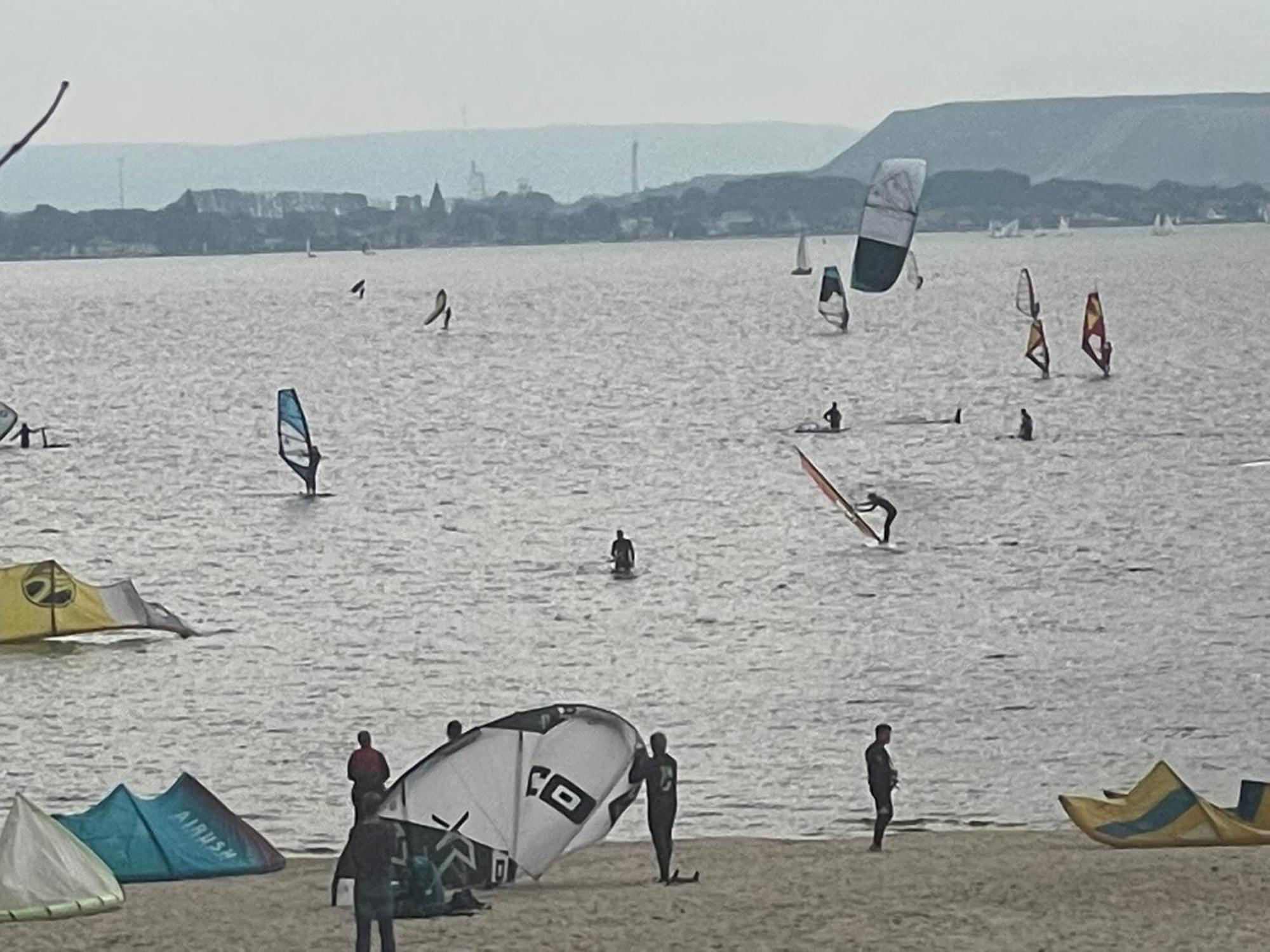Strandhotel Weisser Berg Neustadt am Rubenberge Bagian luar foto