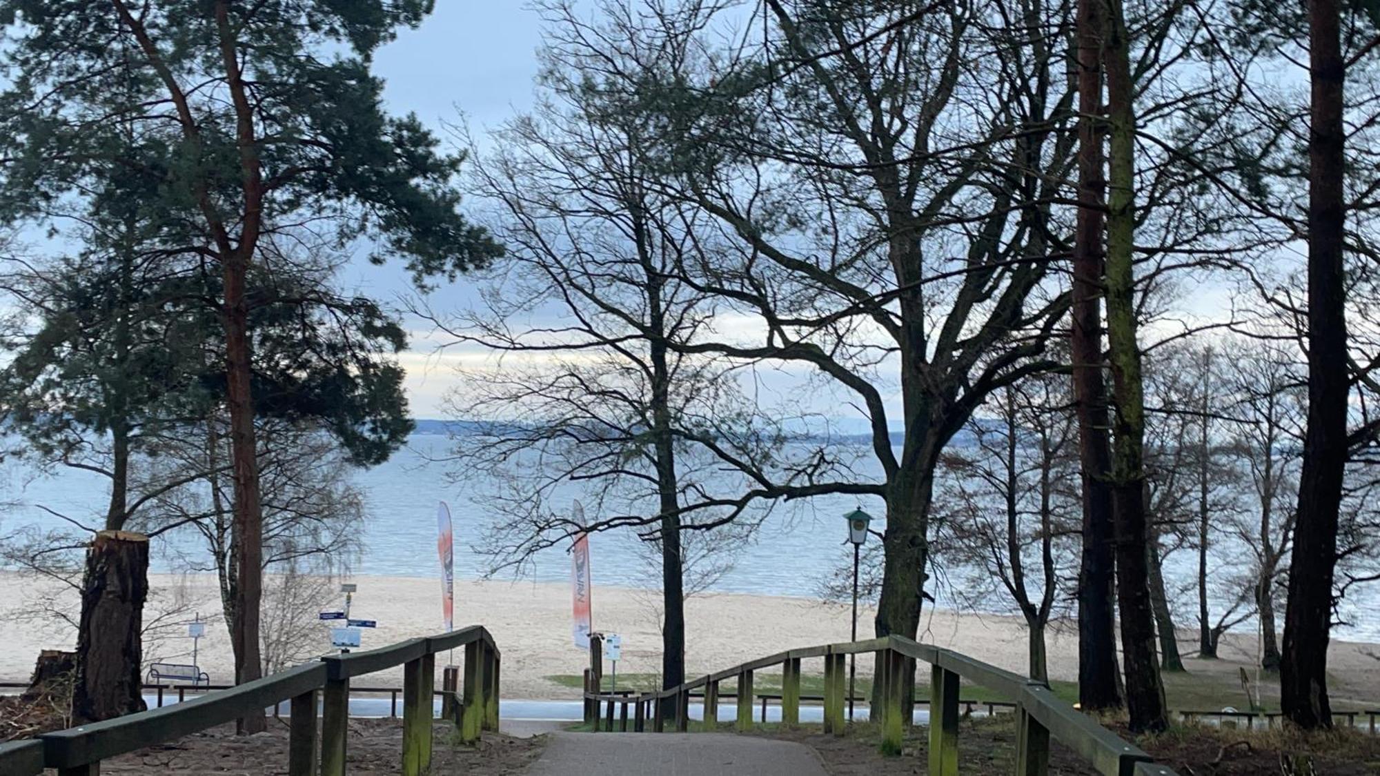 Strandhotel Weisser Berg Neustadt am Rubenberge Bagian luar foto