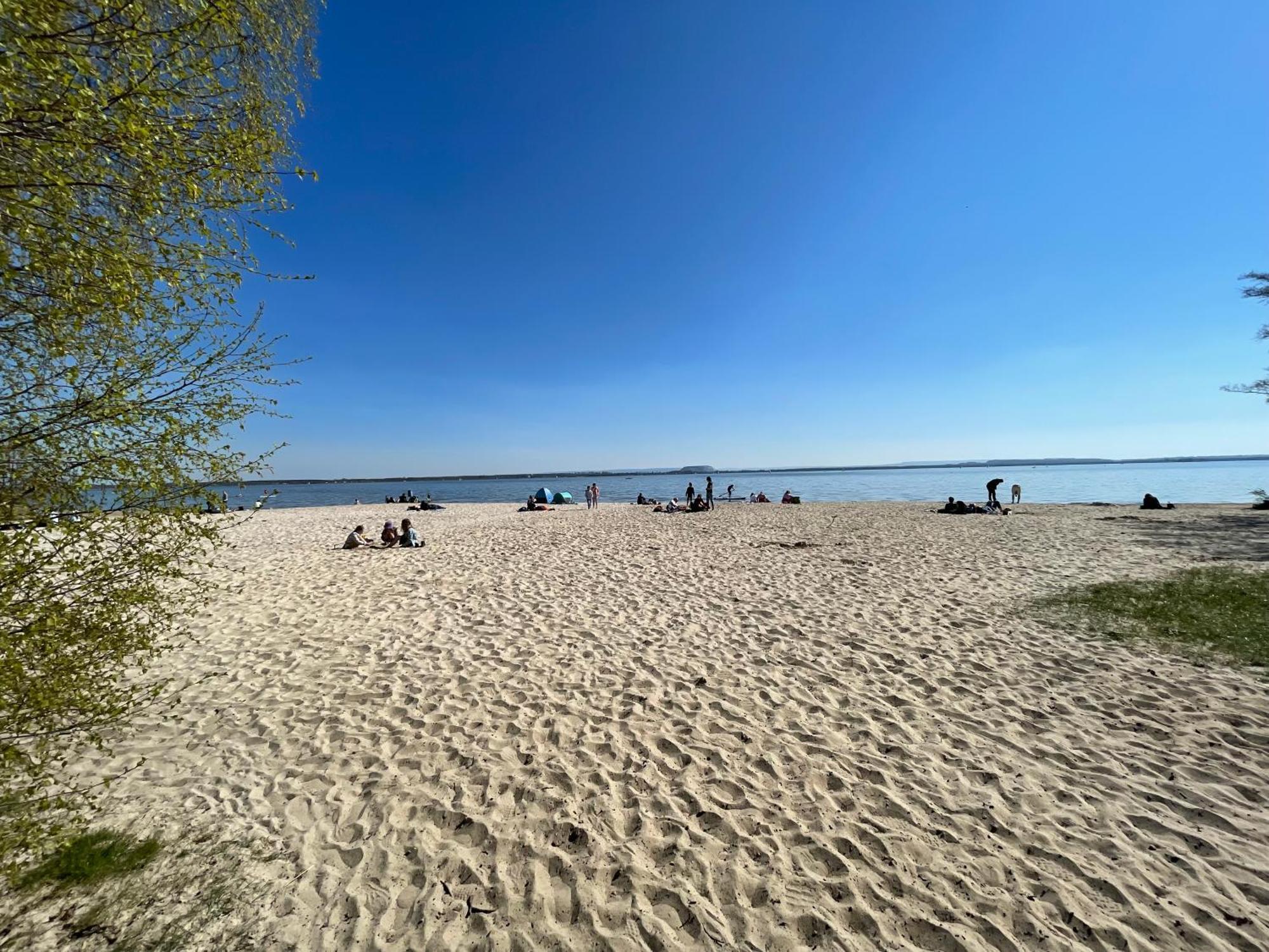 Strandhotel Weisser Berg Neustadt am Rubenberge Bagian luar foto